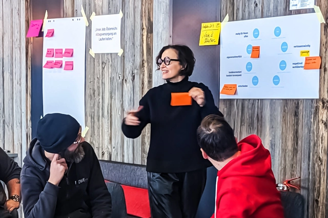 Sonja Zant von Brainds hält einen Vortrag beim Strategie-Workshop von Rewe.