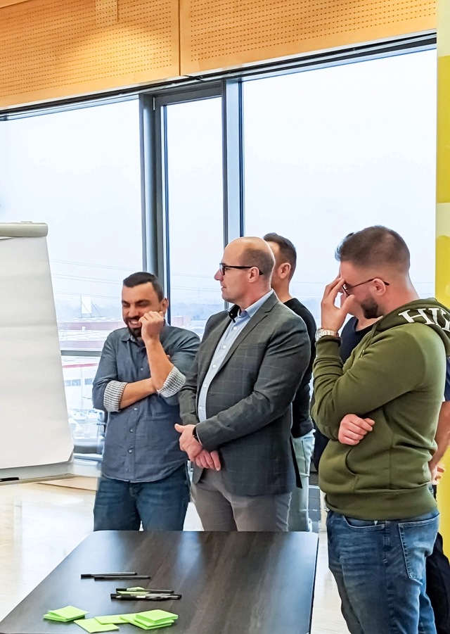 Rewe Mitarbeiter bei einem Strategie-Workshop.
